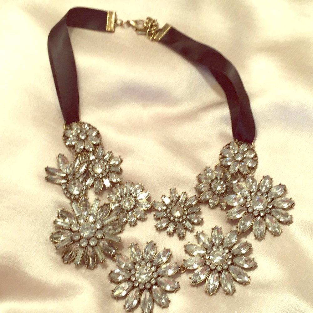 Beautiful rhinestone necklace.